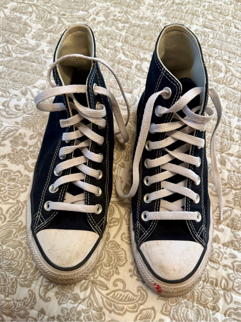 Converse All Star Sneakers Shoes Black w White, Women’s Size 8.5 /Men’s Size 6.5